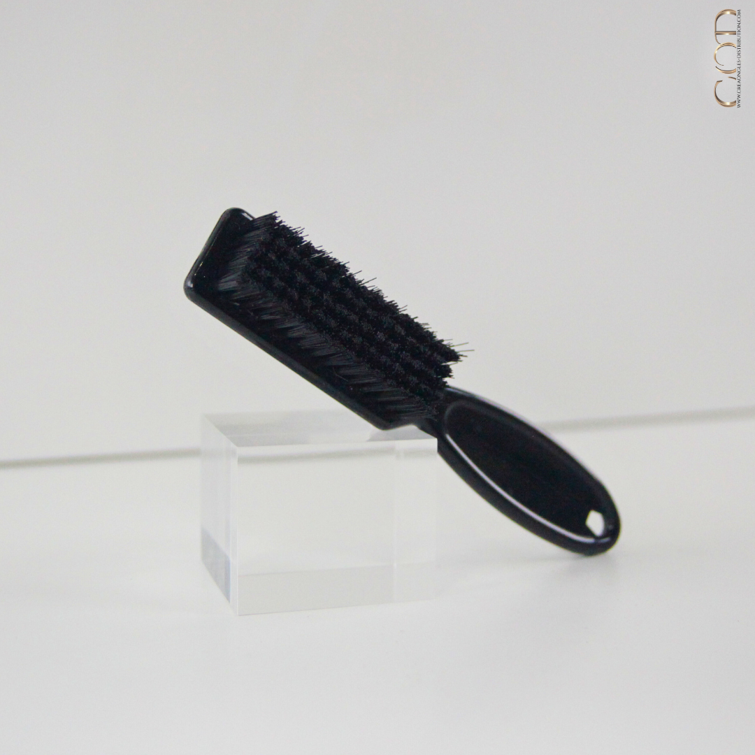 Brosse à ongles pour dépoussiérer le poussière d'ongle