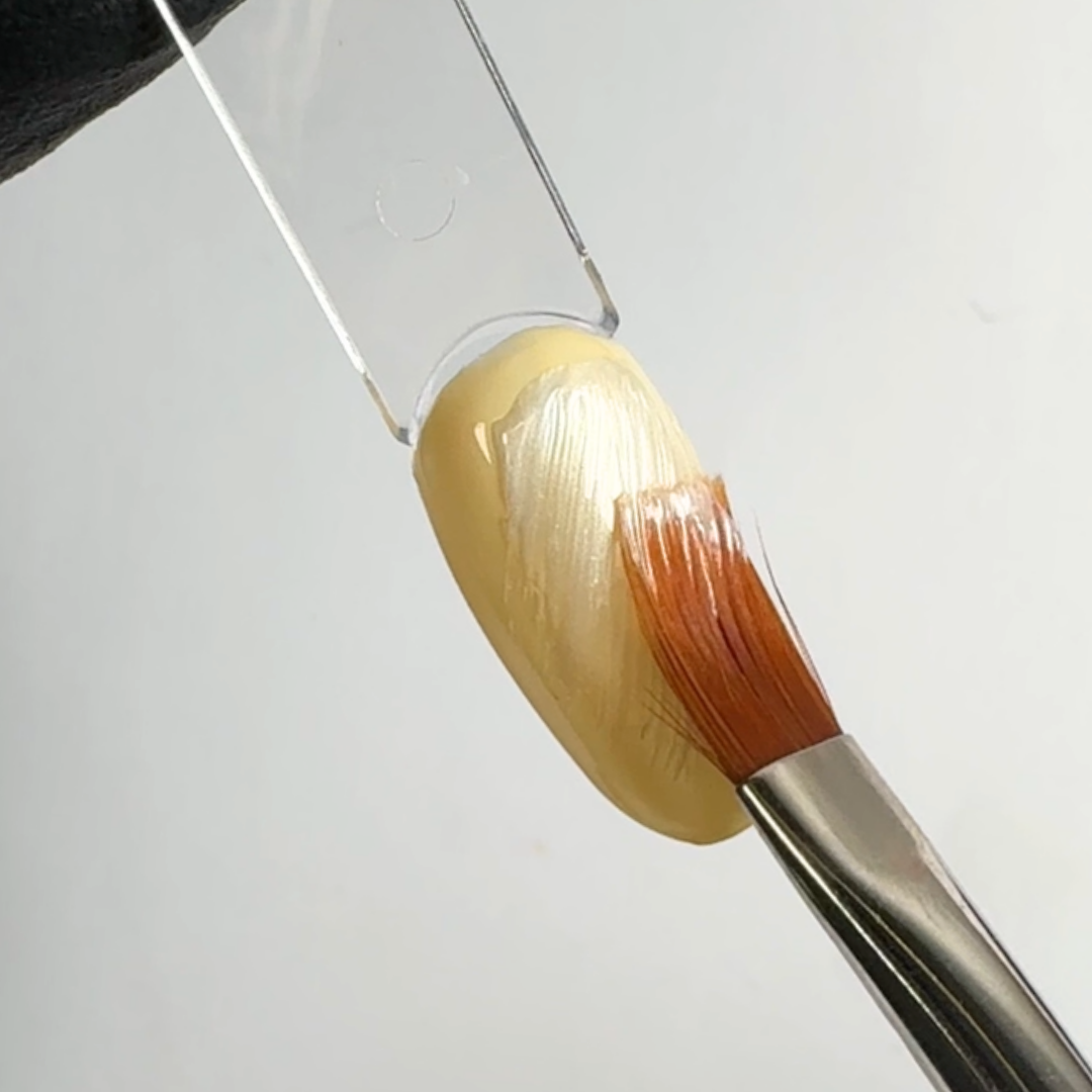 Application de la Glue Gel  Pearl et du pigment Aurora