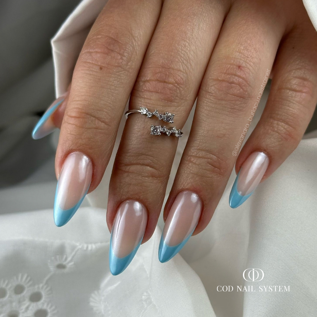 Pose d'ongles en amandes avec finition pour pigment