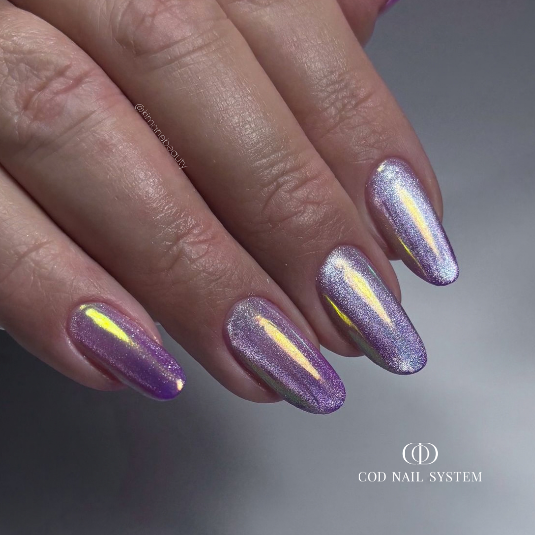 Pose d'ongles en amandes avec finition pour pigment