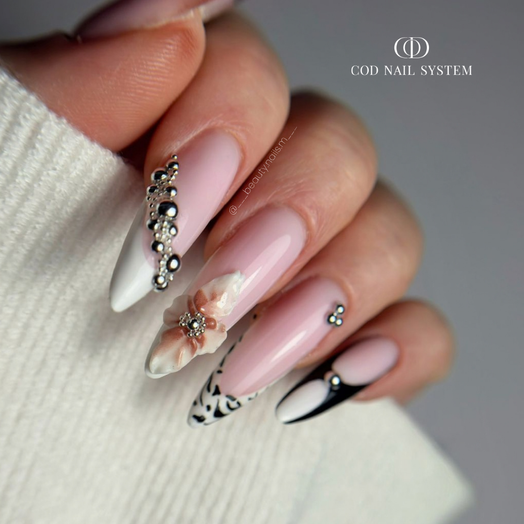 Pose d'ongles en amandes avec finition ultra glossy