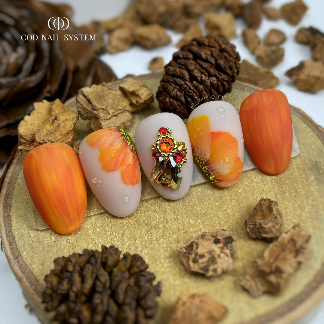 Capsules d'ongles avec nail art et finition velours matt
