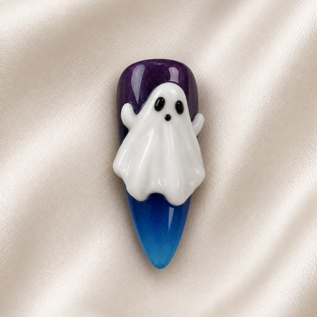 Capsules d'ongles avec nail art 3D fantôme