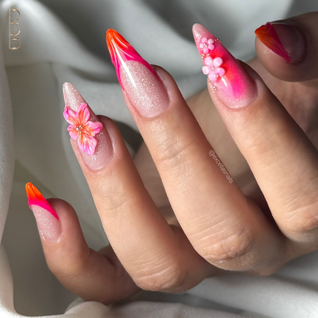 Pose d'ongles amandes orange et rose avec nail art et fleurs 3D