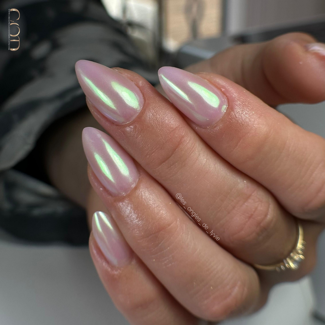 Pose d'ongles amandes rose aurora