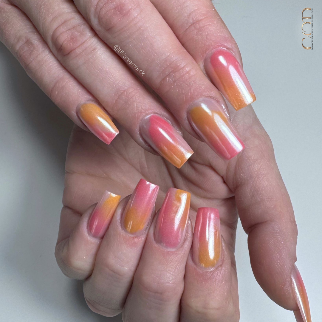 Pose d'ongles coffin rose et orange perlés
