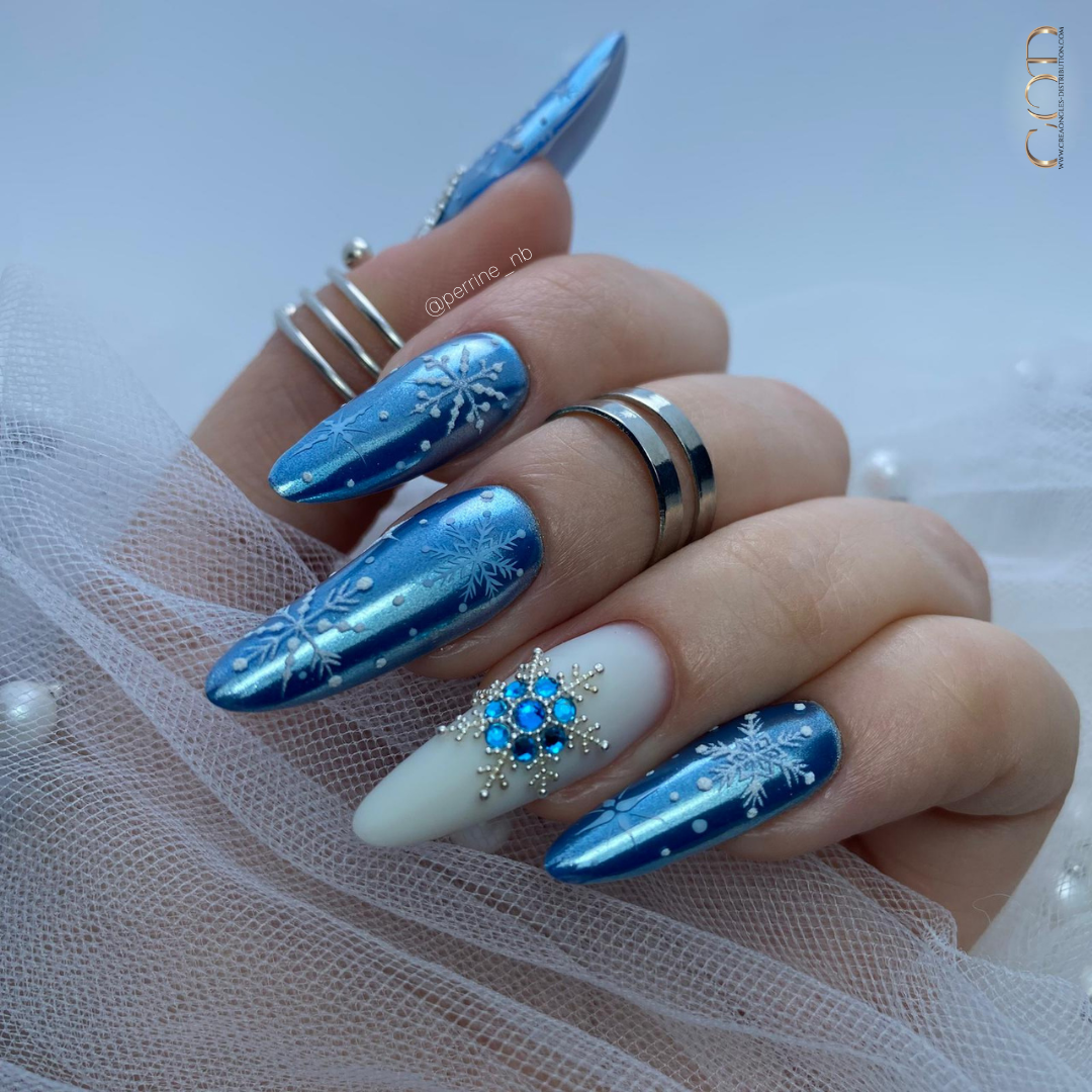 Pose en amandes bleu chrome et blanche avec flocons