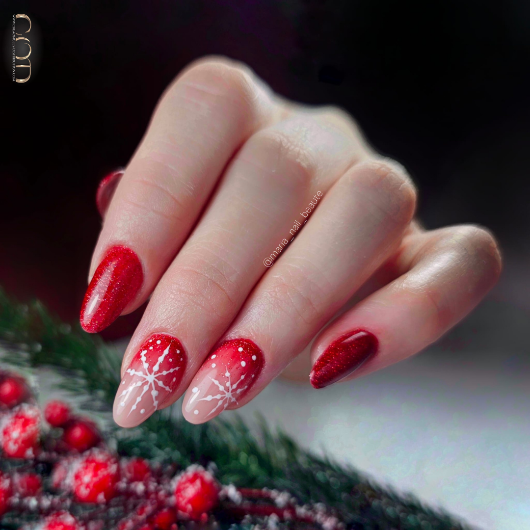 Pose amandes rouge pailletée avec flocons