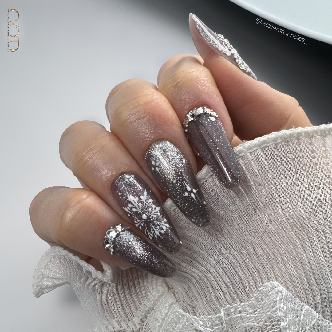 Pose amandes marron cat eye avec flocons