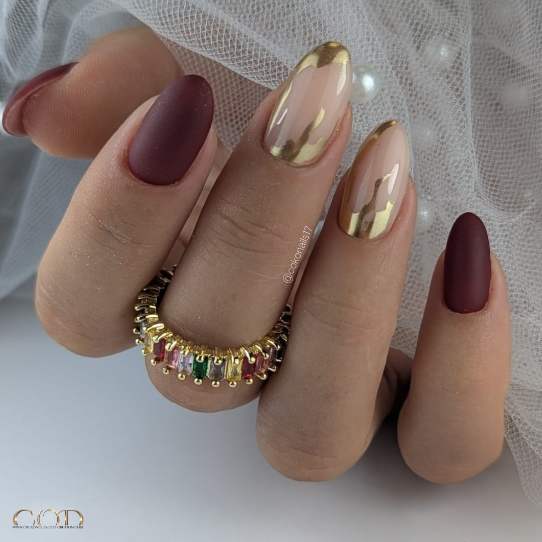 Pose amandes bordeaux matt et dorée