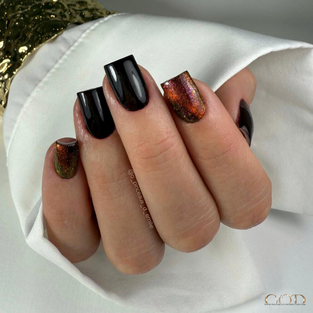 Pose carrée noire et cat eye