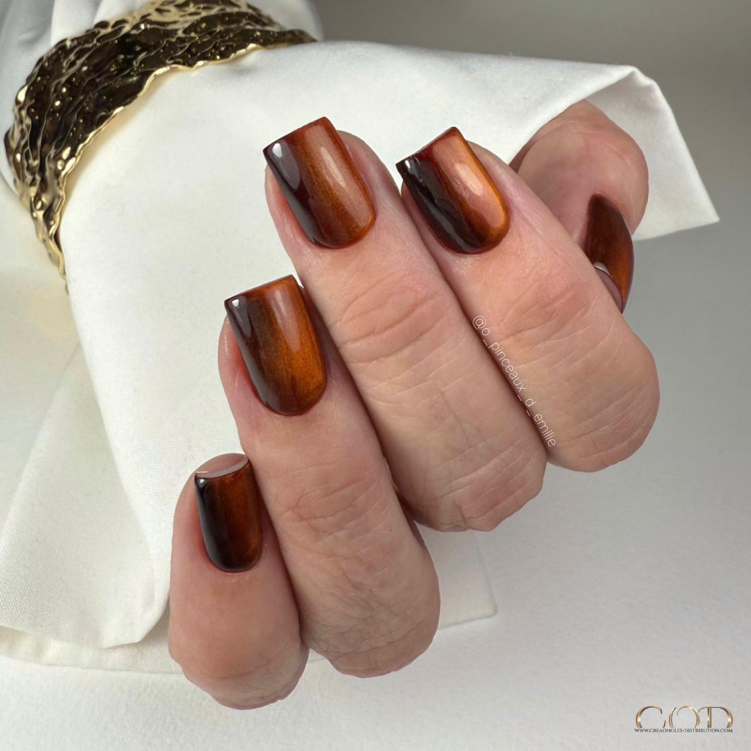 Pose carrée cat eye orange cat eye