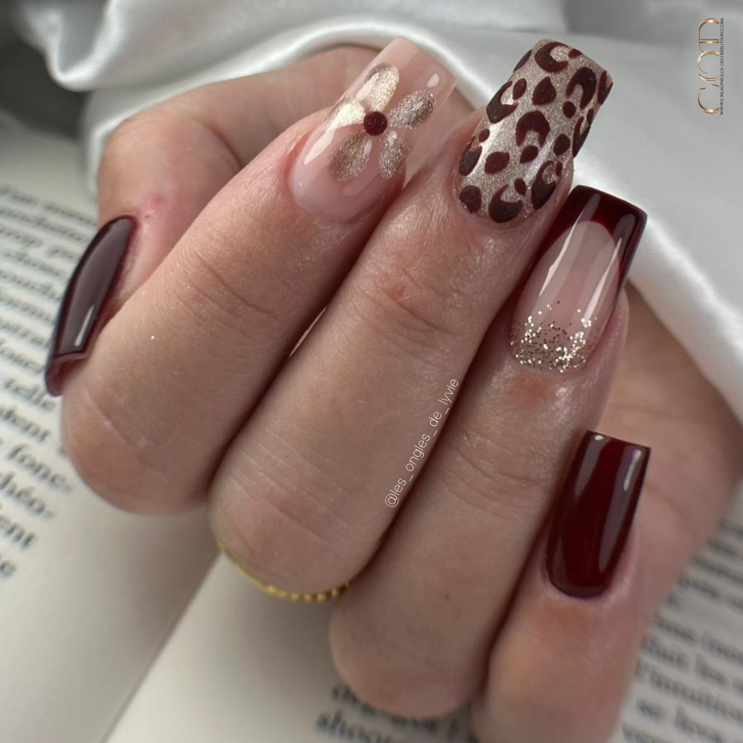 Pose carrée bordeaux et cat eye doré