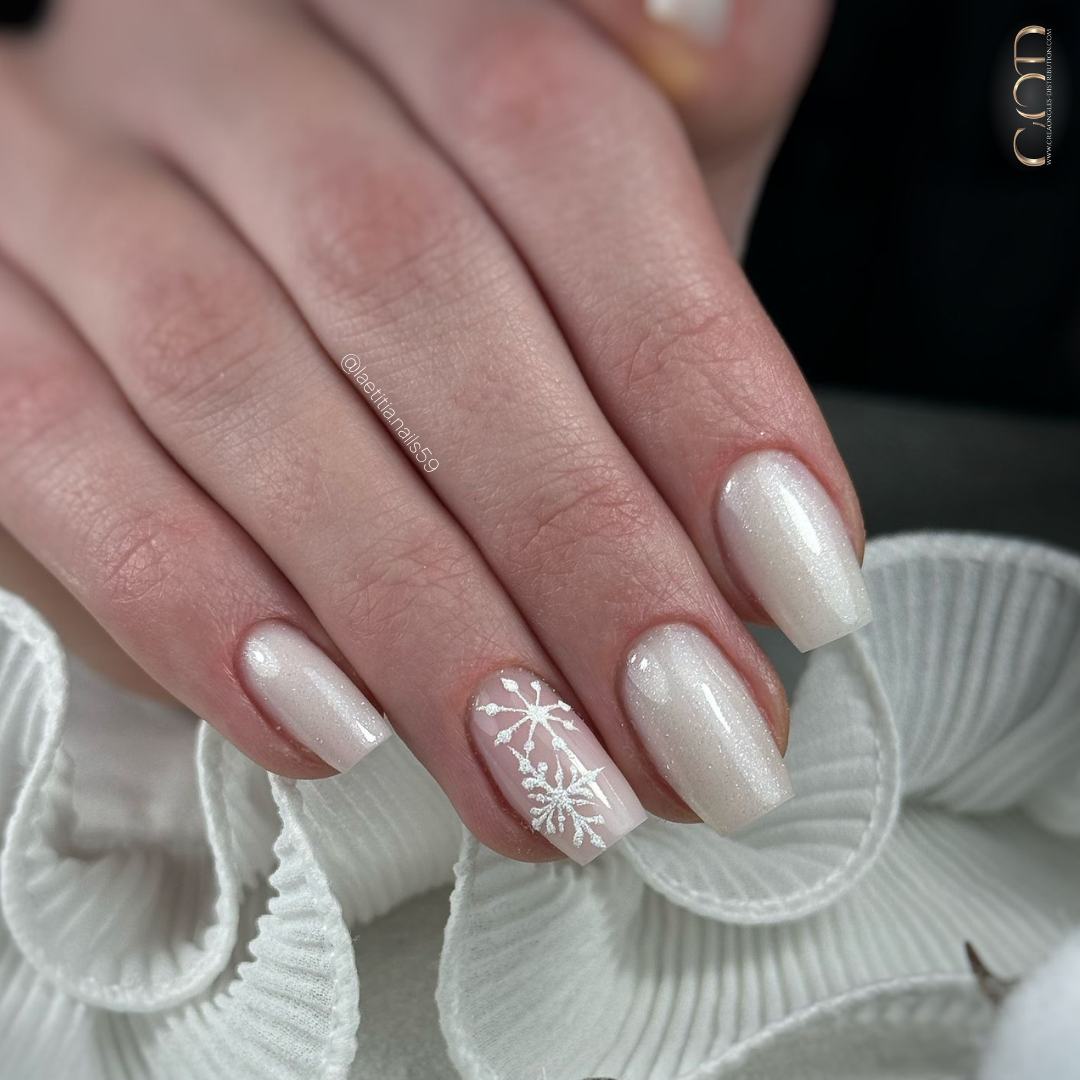 Pose coffin blanc laiteux et perlées