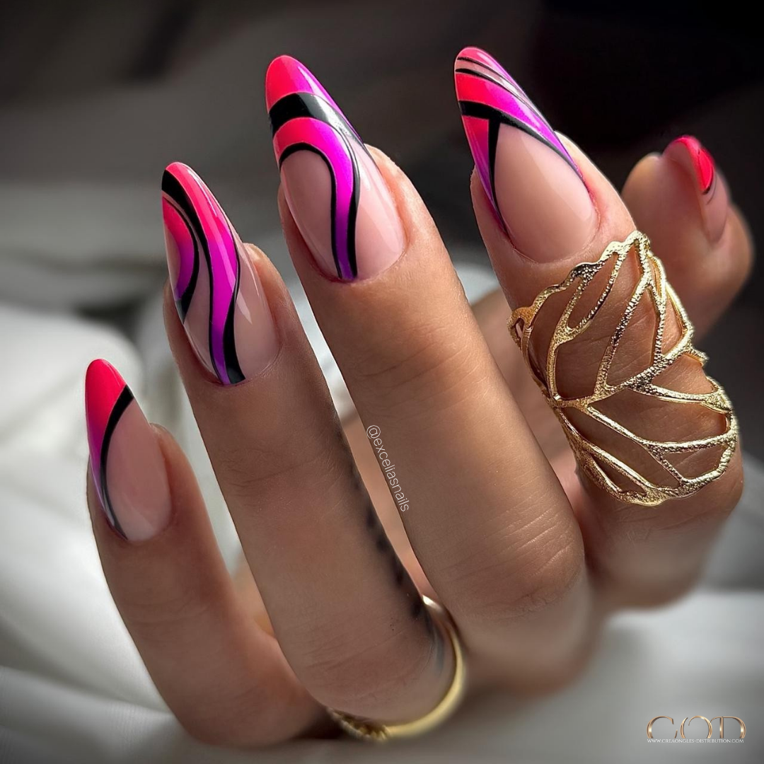 Pose d'ongles en amandes néon violet et corail avec nail art lignes