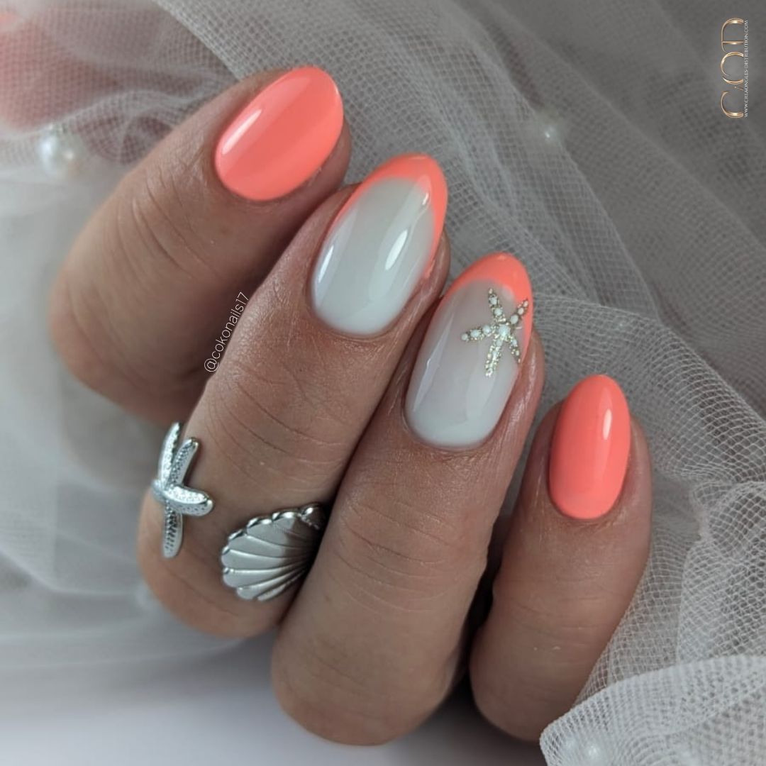 Pose d'ongles en amandes blanc laiteux et corail néon pastel