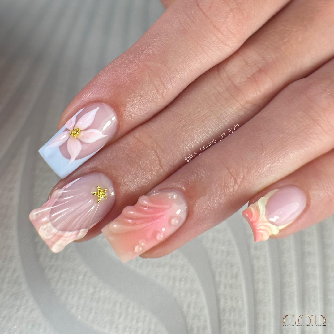 Pose d'ongles carrée pastel avec french et nail art 3D