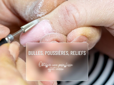 Bulles, poussières, reliefs : obtenir une pose lisse “effet verre”
